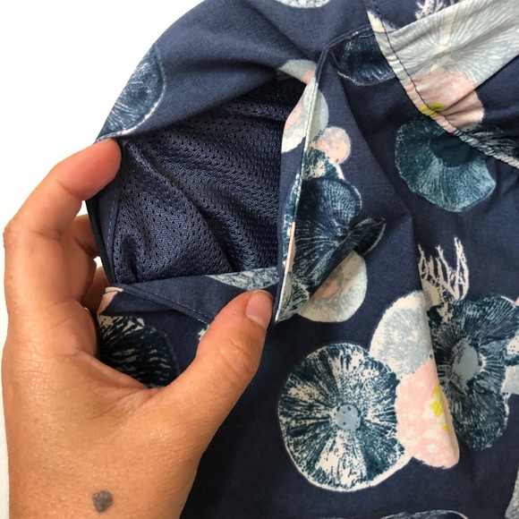 The North Face | Printed Class V Shorts | Small- mushroom print - Picture 3 of 6